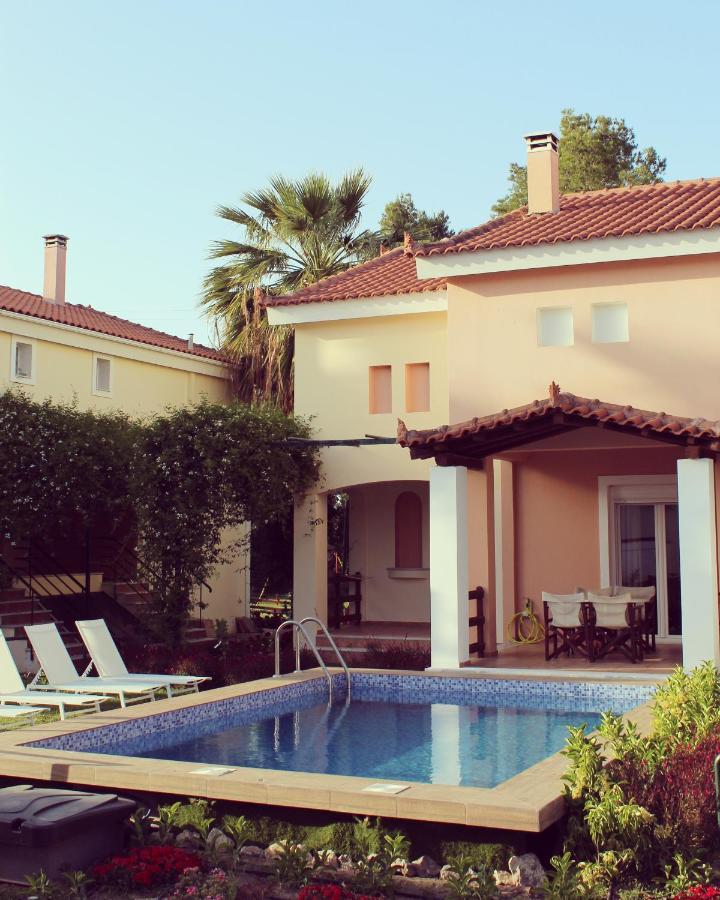 Corinthian Village Отель Врахати
